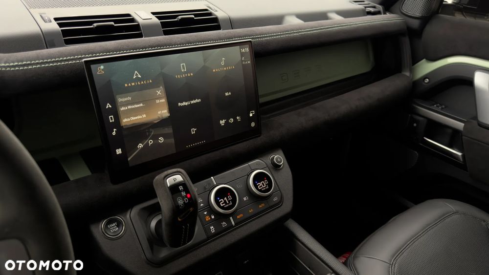 Land Rover Defender - 20