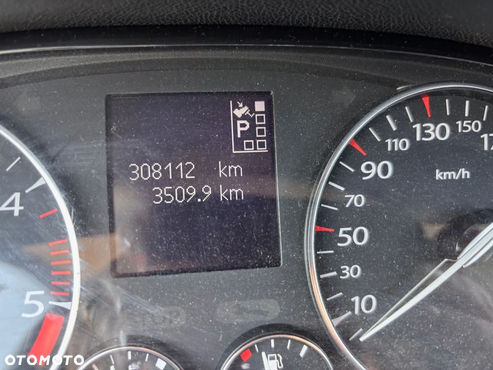 Renault Laguna 2.0 DCi Initiale - 30