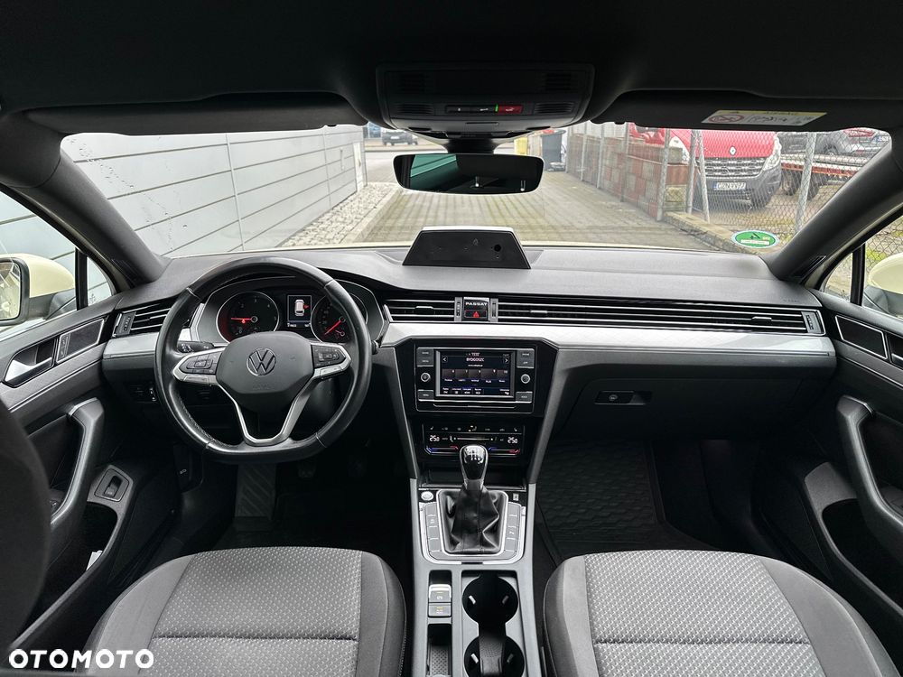 Volkswagen Passat 2.0 TDI SCR - 9