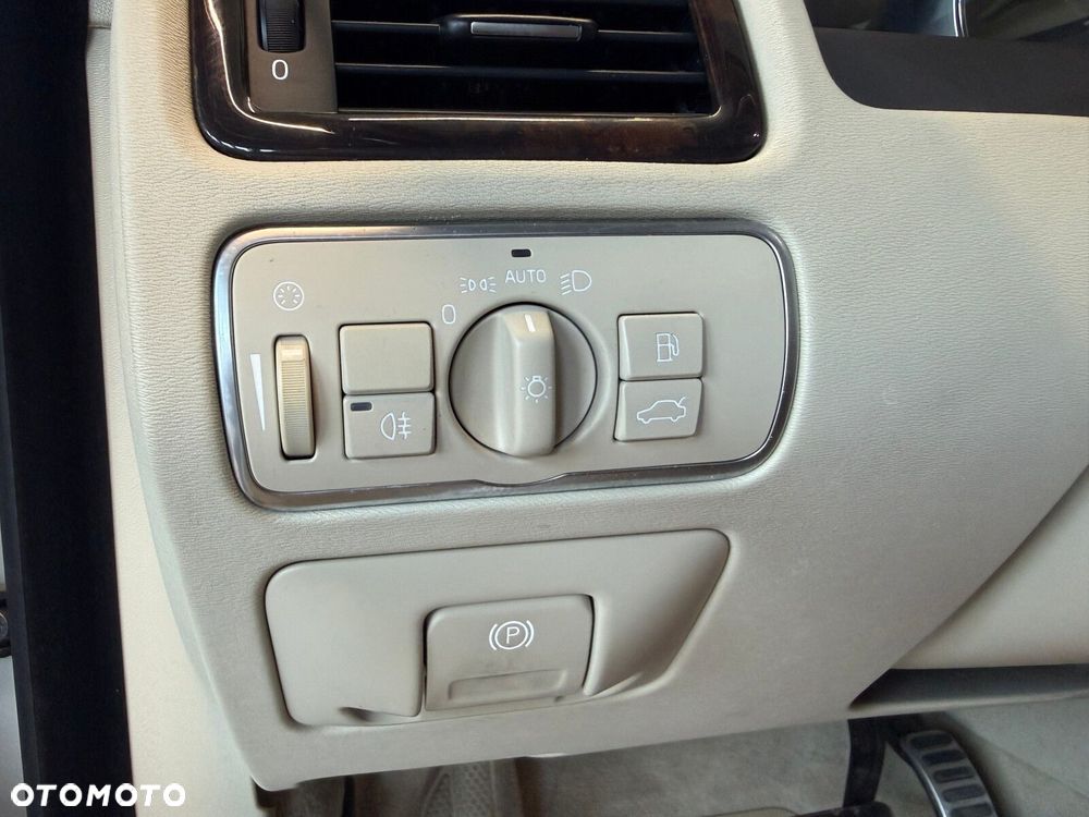 Volvo XC 70 - 22