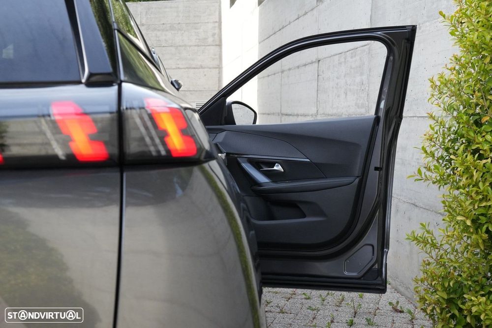 Peugeot 2008 1.2 PureTech Allure Pack - 20
