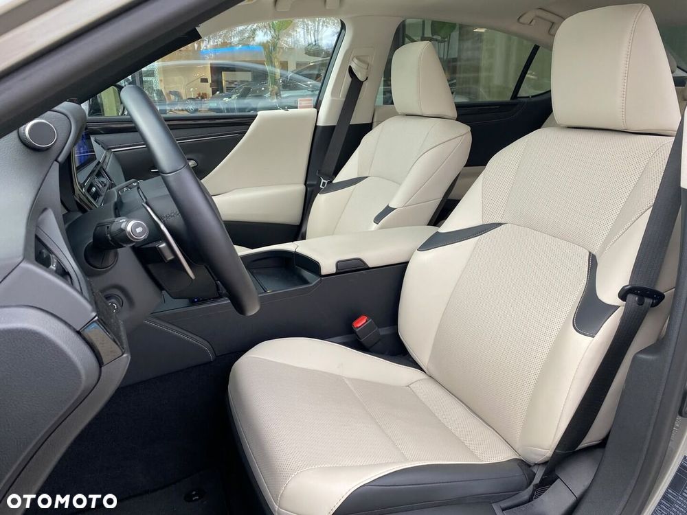 Lexus ES 300h Business Edition - 6