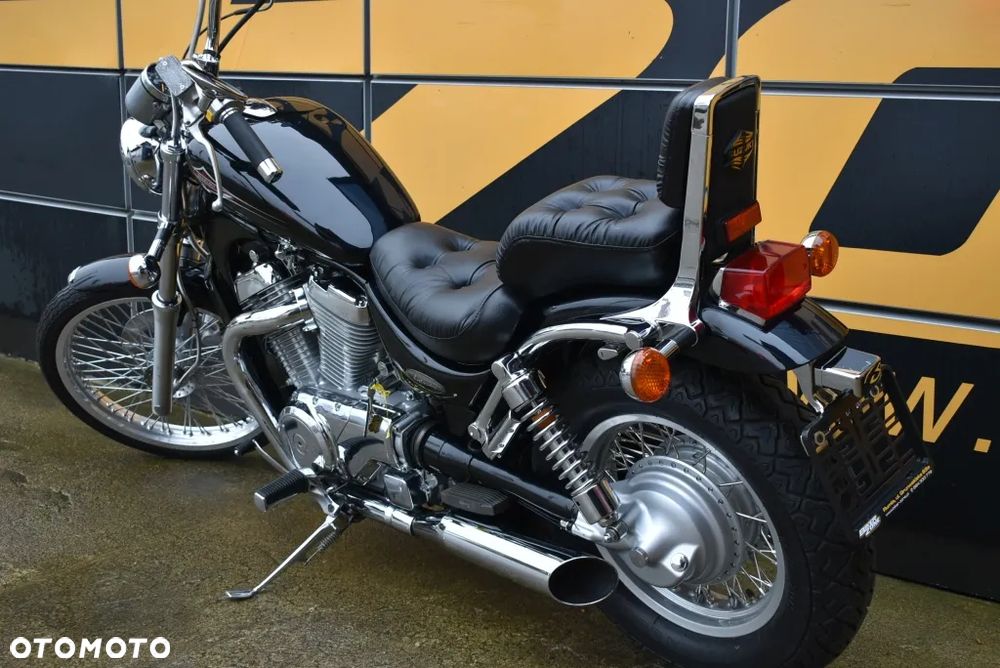 Suzuki Intruder - 15