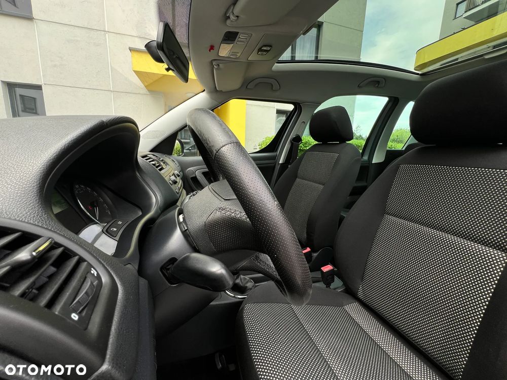 Skoda Roomster 1.4 16V Scout - 11