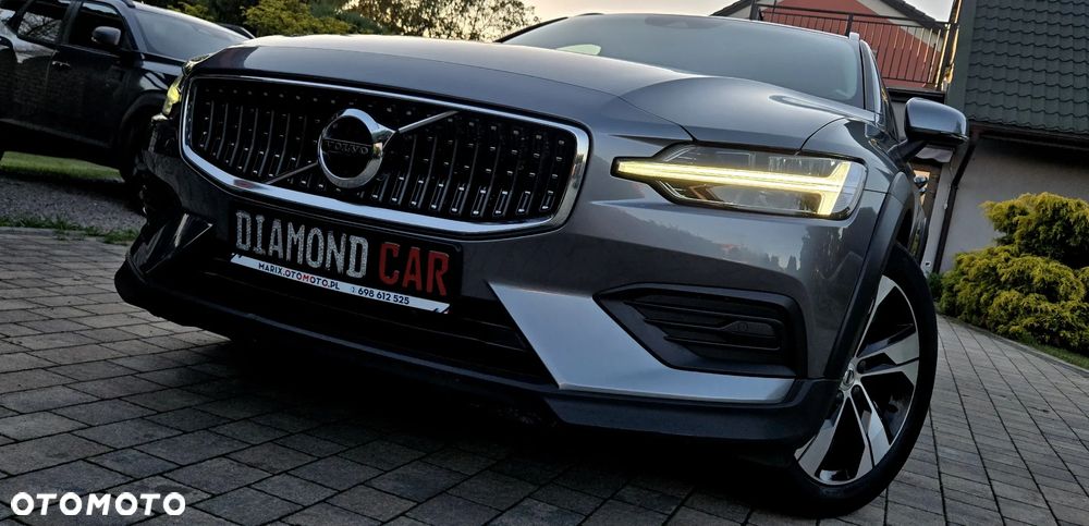 Volvo V60 Cross Country D4 AWD Geartronic Pro - 1