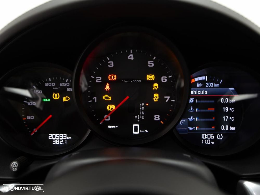 Porsche 718 Cayman - 25