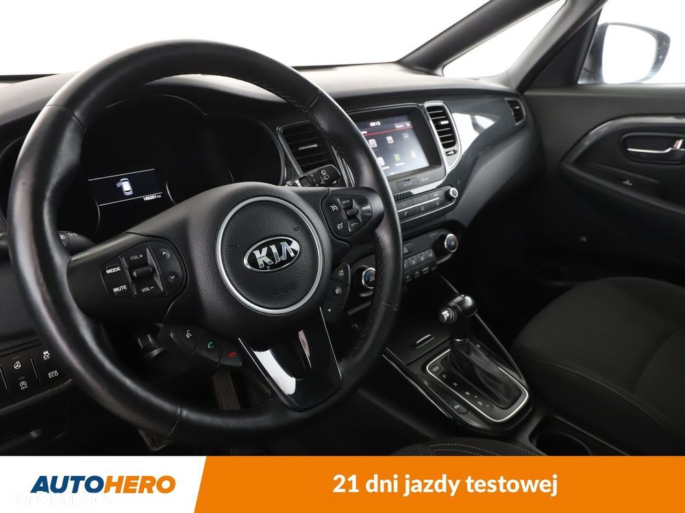 Kia Carens - 11