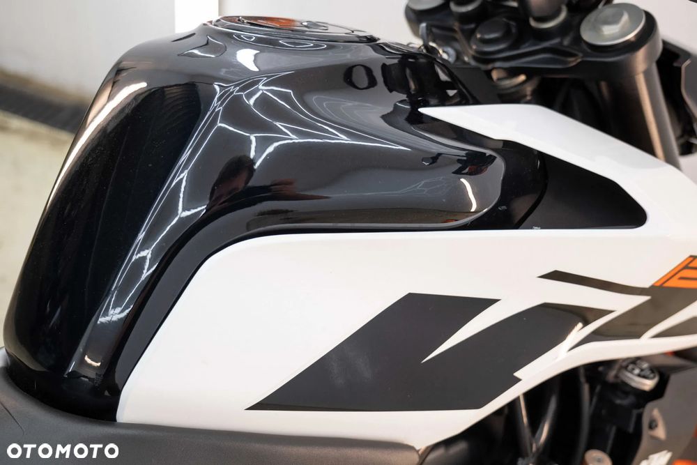 KTM Duke 125 - 20