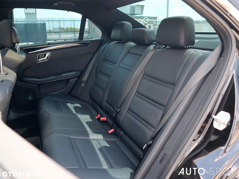 Mercedes-Benz Klasa E 63 AMG AMG Speedshift 7G-MCT - 38