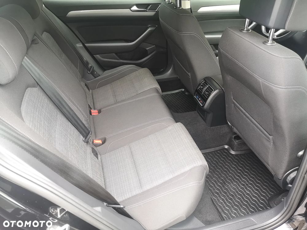 Volkswagen Passat 2.0 TDI Business DSG - 29