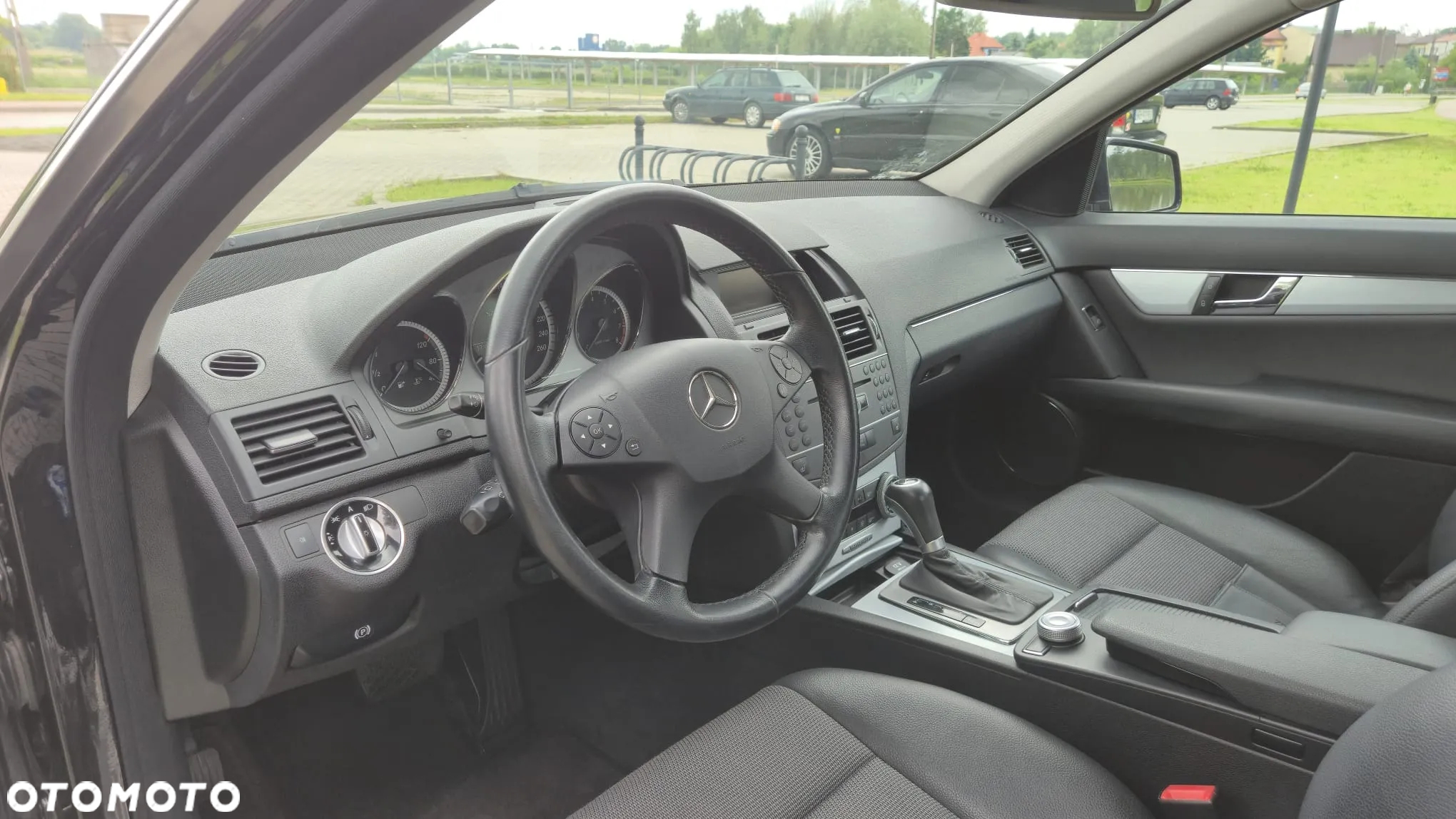 Mercedes-Benz Klasa C 180 T CGI Automatik BlueEFFICIENCY Avantgarde - 9