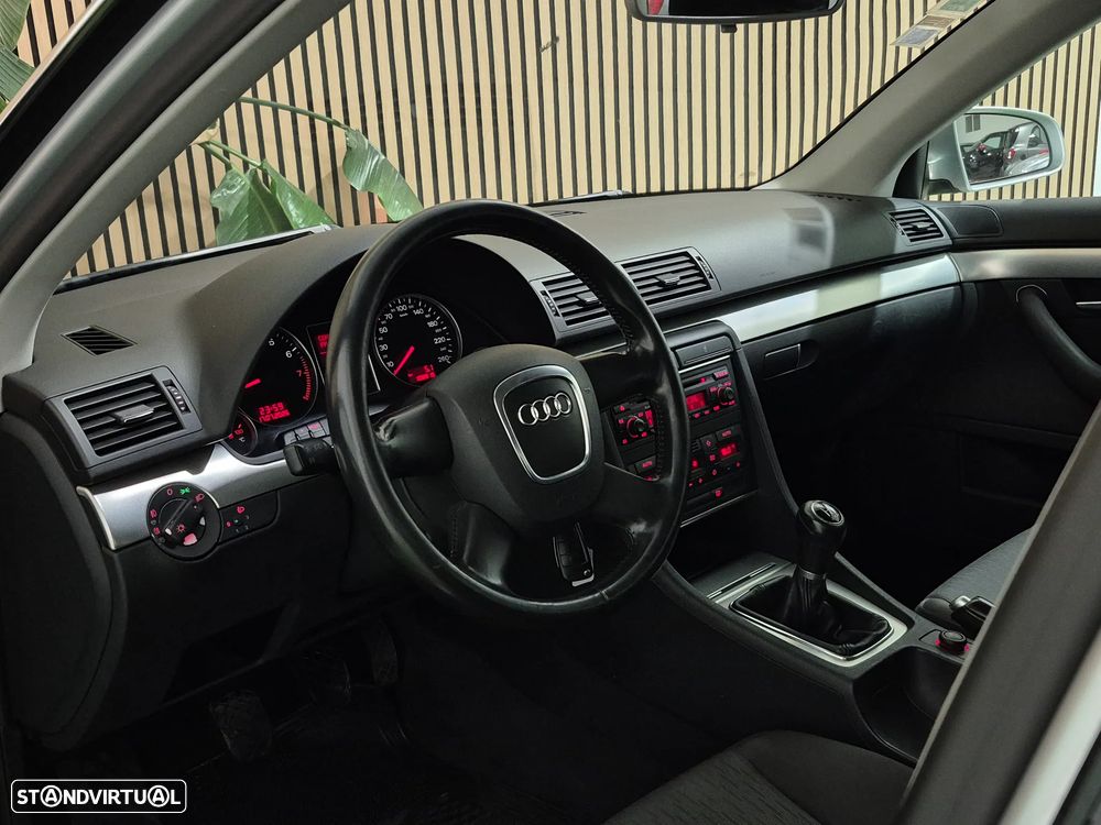 Audi A4 Avant 1.6 Exclusive - 14