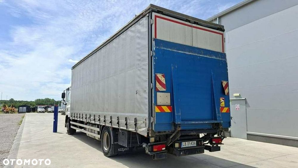 DAF CF 320 - 8