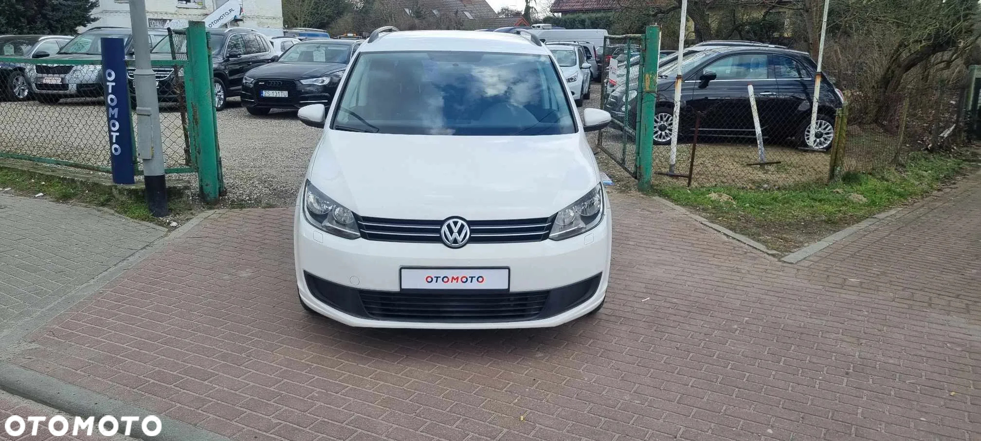 Volkswagen Touran 1.6 TDI DPF BlueMot Trendline - 4