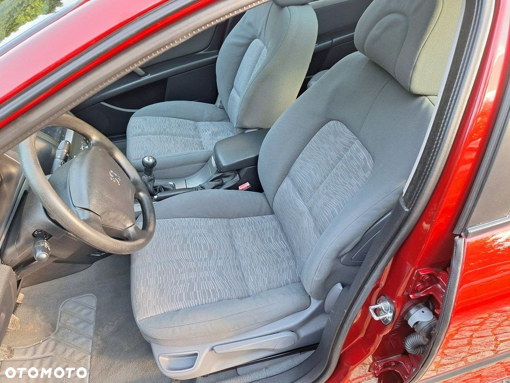 Peugeot 407 - 10