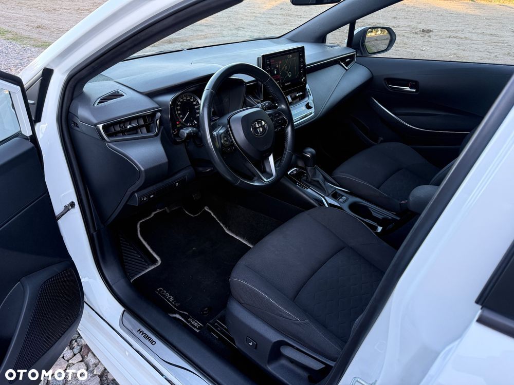 Toyota Corolla 1.8 Hybrid Comfort - 17