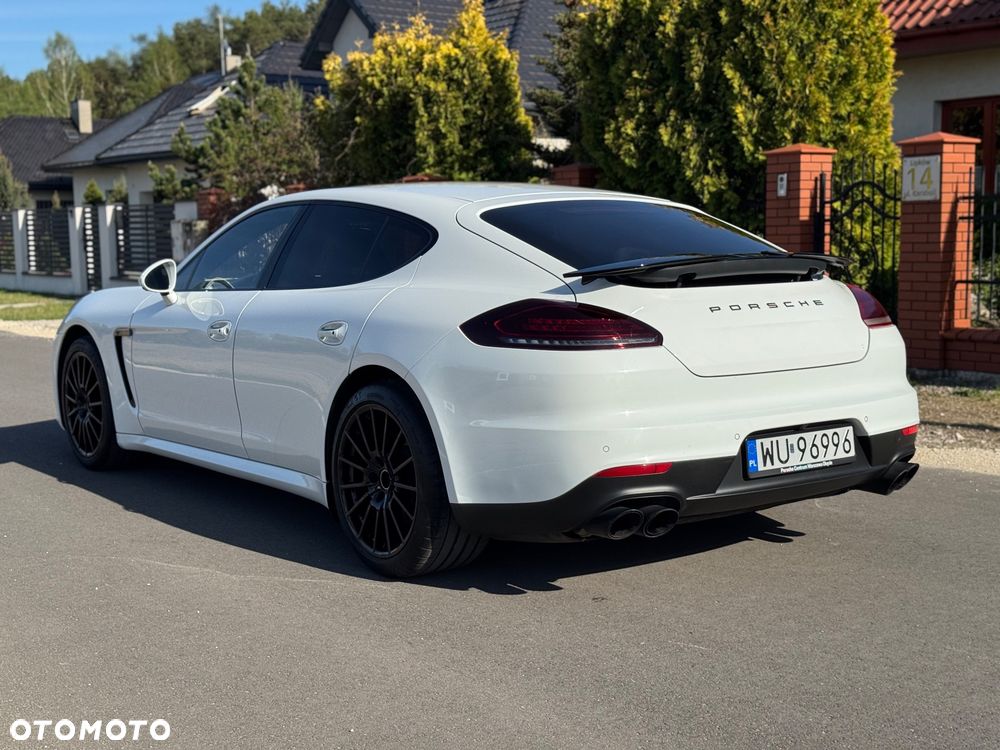 Porsche Panamera GTS PDK - 20