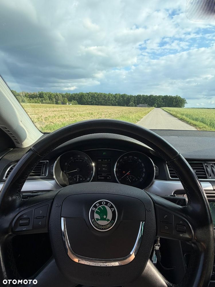 Skoda Superb 1.8 TSI DSG FAMILY - 12