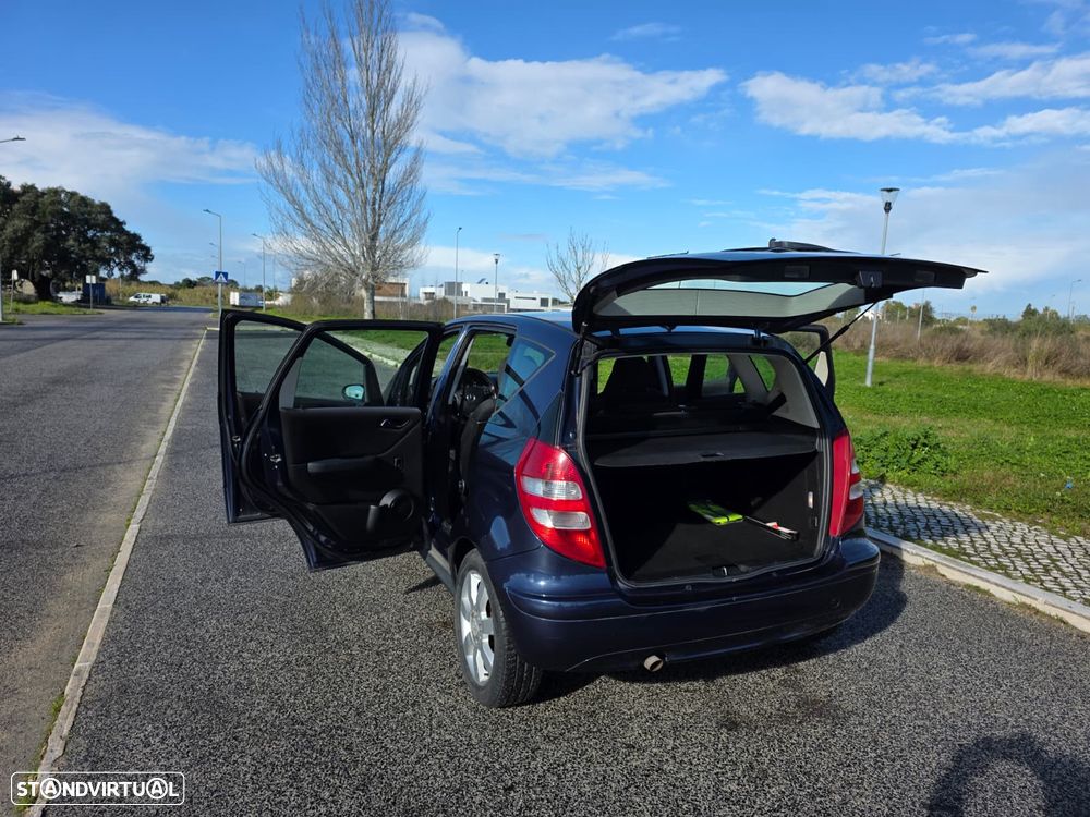 Mercedes-Benz A 150 Classic Automatic - 13