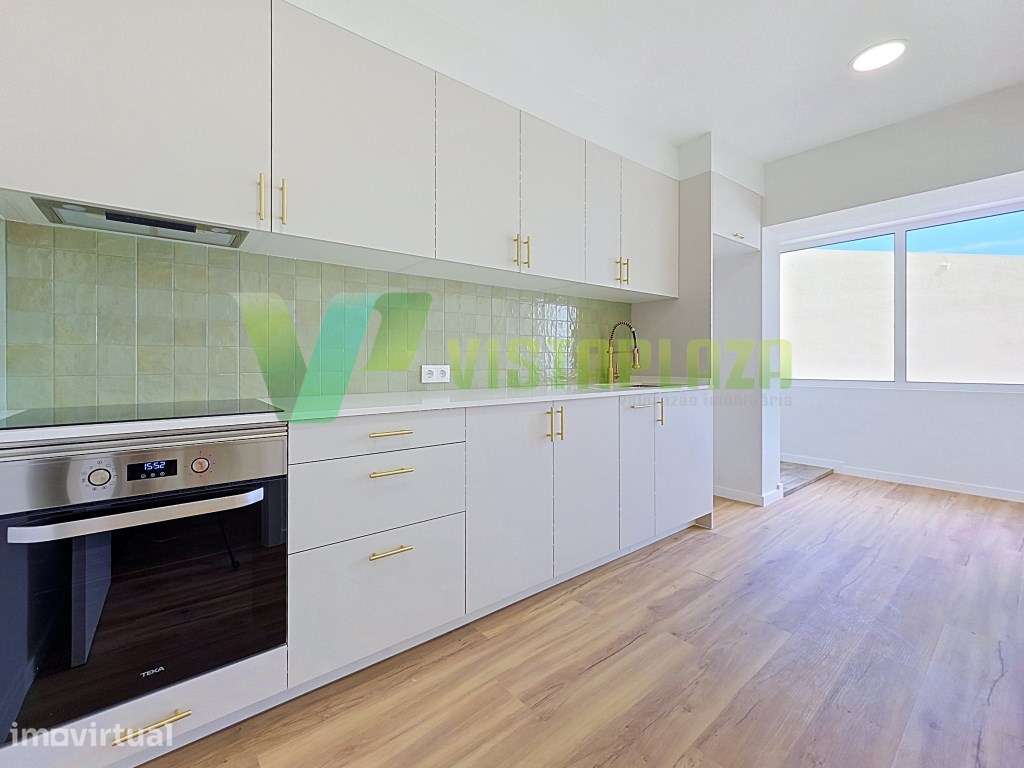 Apartamento T2+1, completamente remodelado no centro de Lagoa - Grande imagem: 2/25