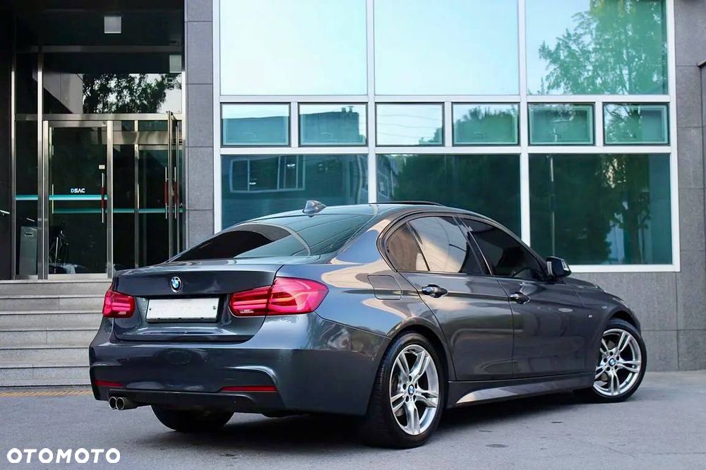 BMW Seria 3 330i M Sport - 7