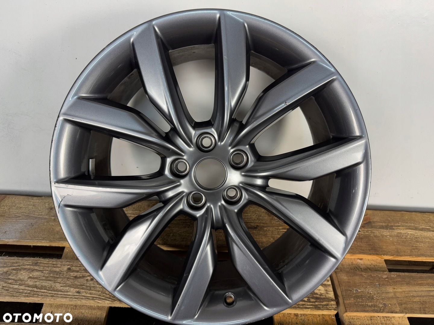 FELGA ALUMINIOWA FORD KUGA PUMA EDGE 19" 8.0 KJ5C-1007-A1A CALA LADNA - 1