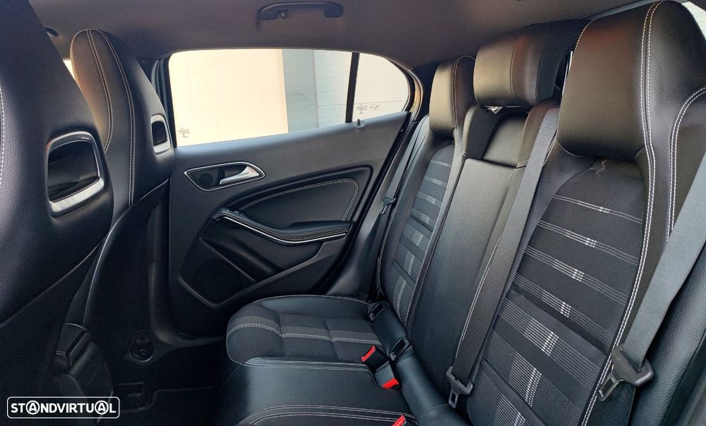 Mercedes-Benz GLA 180 d Urban - 13