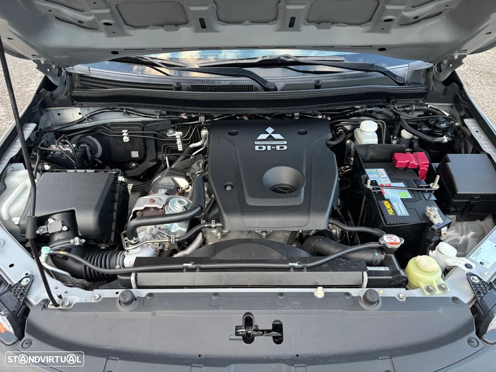 Mitsubishi L200 2.4 DI-D CD Invite 2WD - 8