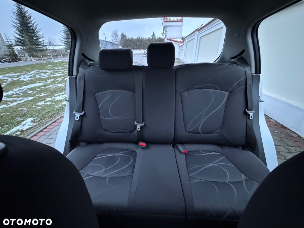 Chevrolet Spark - 25