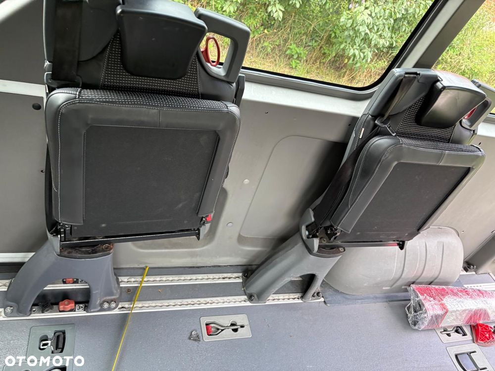 renault master movano zabudowa specjalistyczna do przewozu niepełnosprawnych - 8