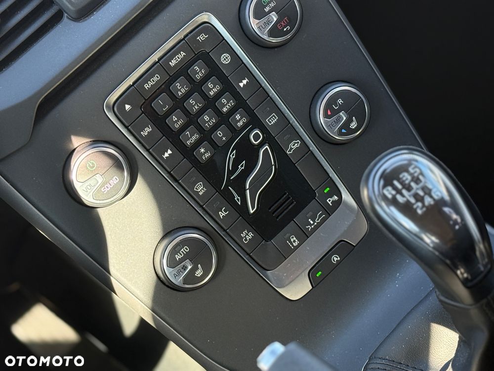 Volvo V40 T3 Momentum - 13