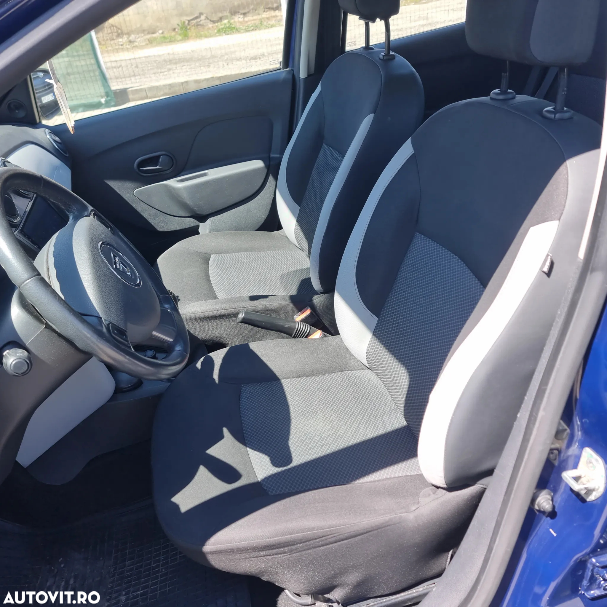 Dacia Sandero 1.2 16V 75 Laureate - 9