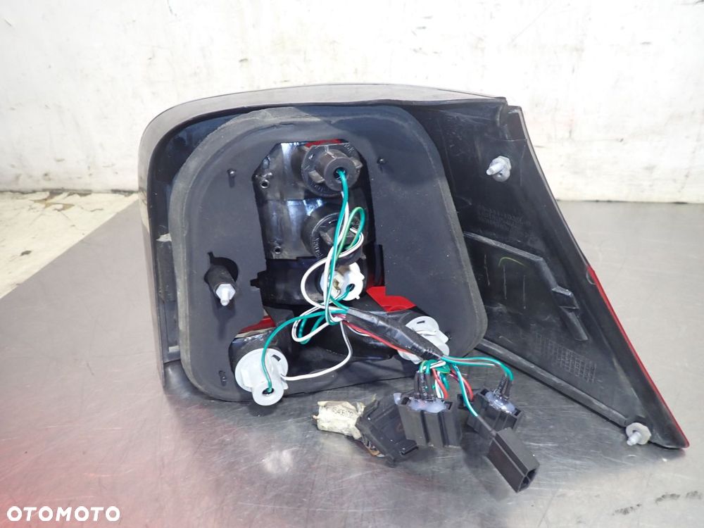 LAMPA LEWA TYLNA VOLKSWAGEN GOLF IV - 2
