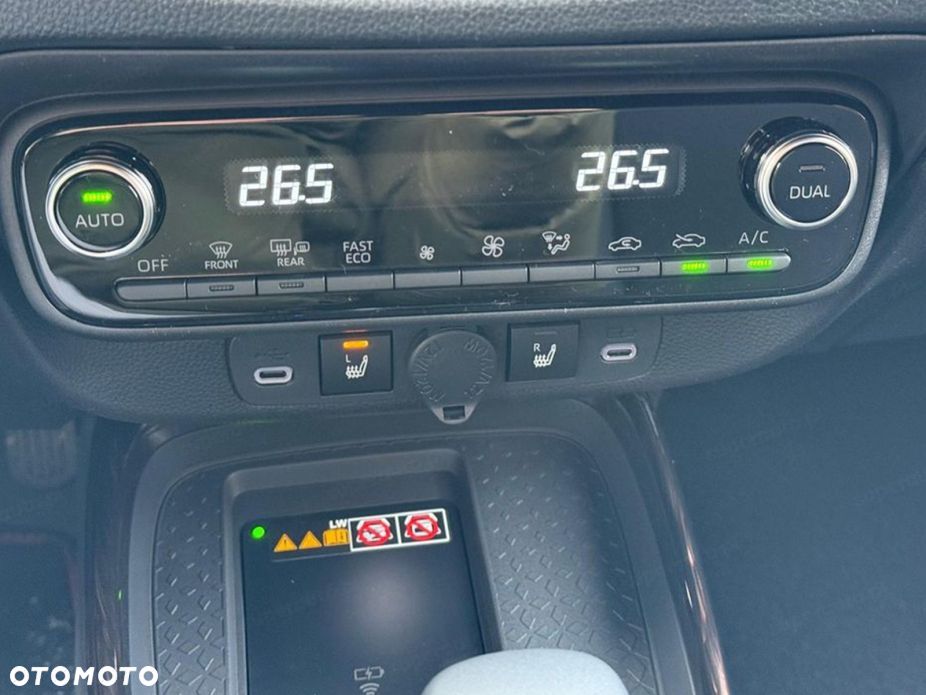 Toyota Aygo X Hybrid 1.5 Style e-CVT - 10