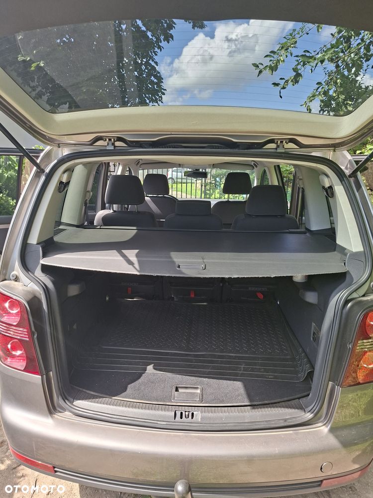 Volkswagen Touran - 7