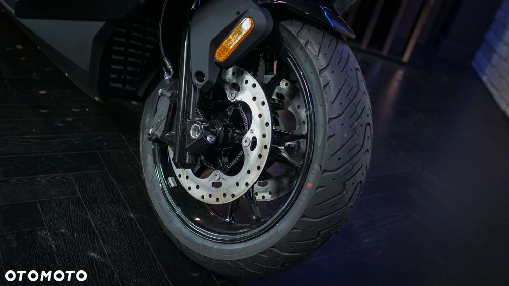 BMW C 400 GT - 13