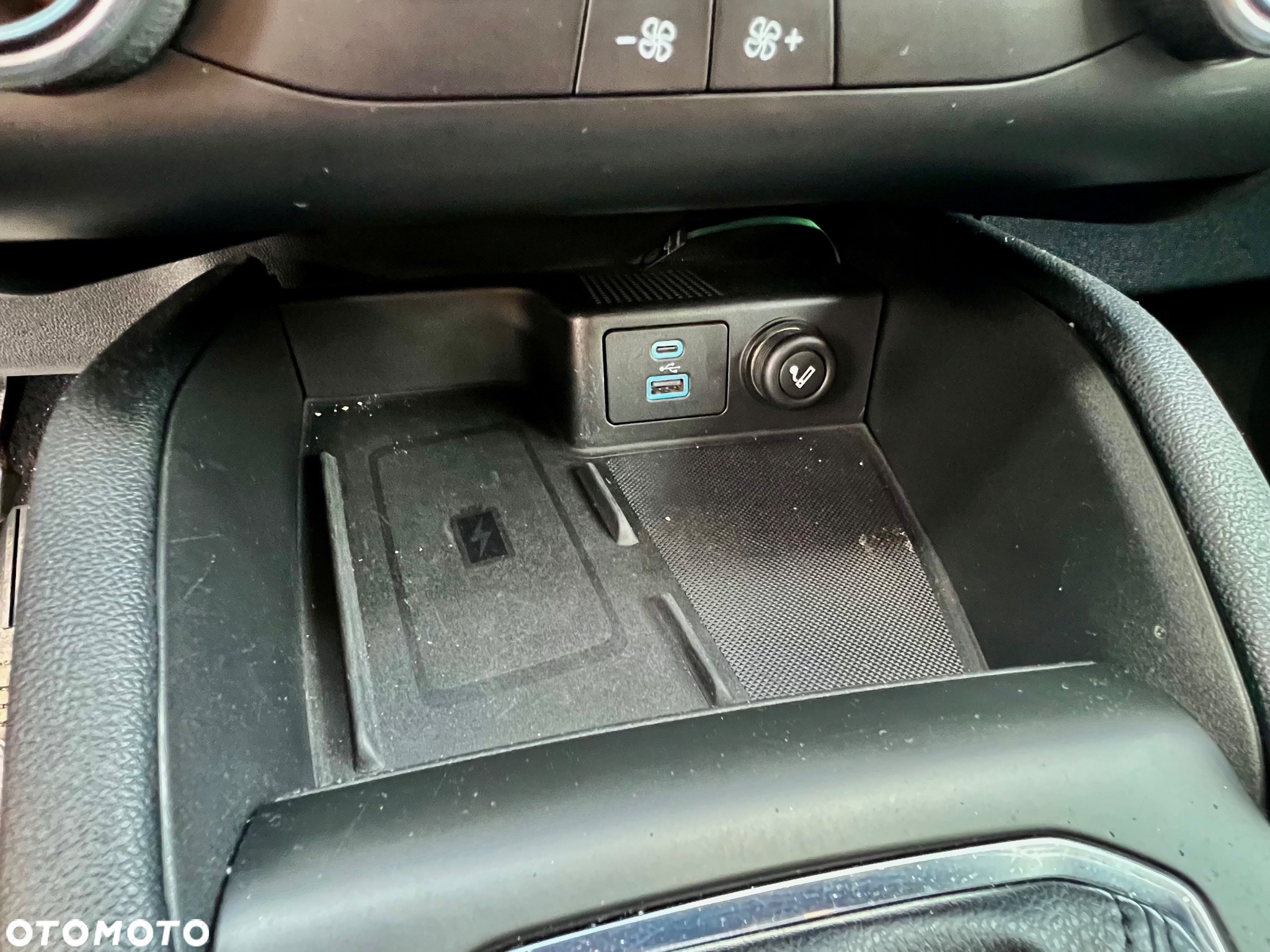 Ford Kuga 2.0 TDCi FWD Titanium - 23