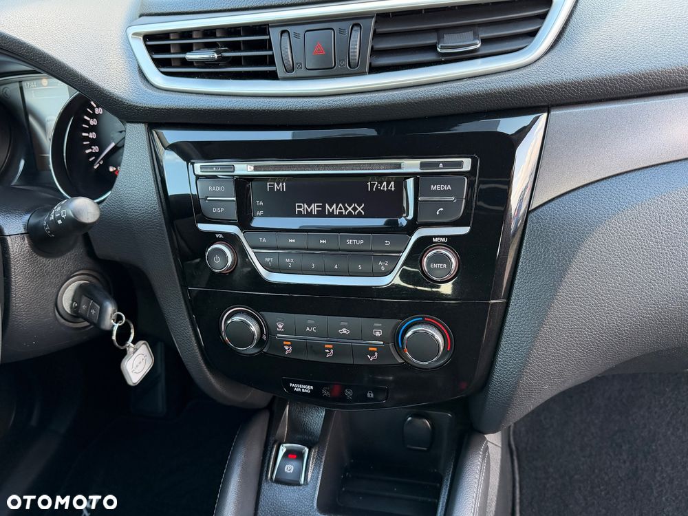 Nissan Qashqai 1.2 DIG-T Tekna EU6 - 18