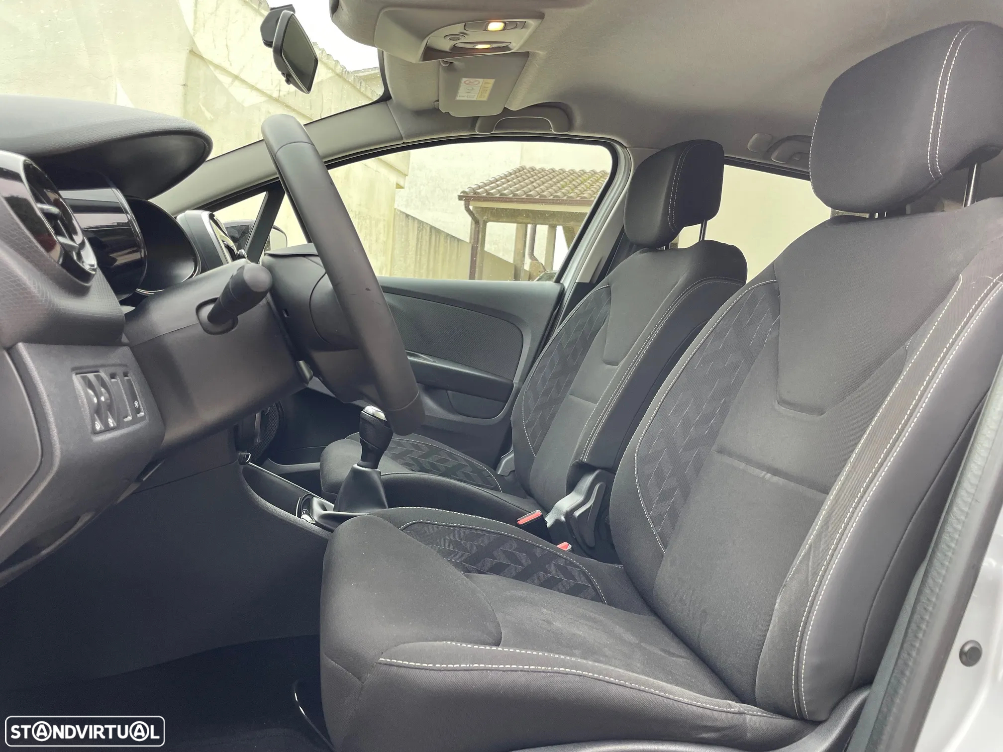 Renault Clio Sport Tourer 1.5 dCi Limited - 28