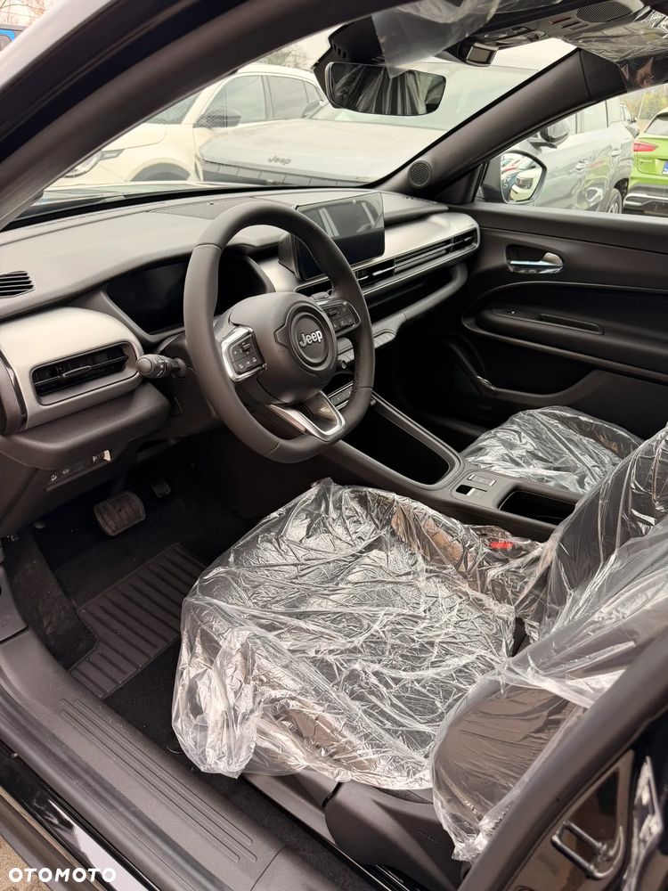 Jeep Avenger 1.2 T3 mHEV Black Edition FWD eDCT6 - 15