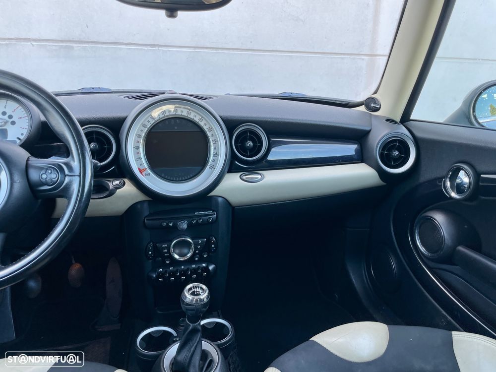 MINI Clubman Cooper D - 13