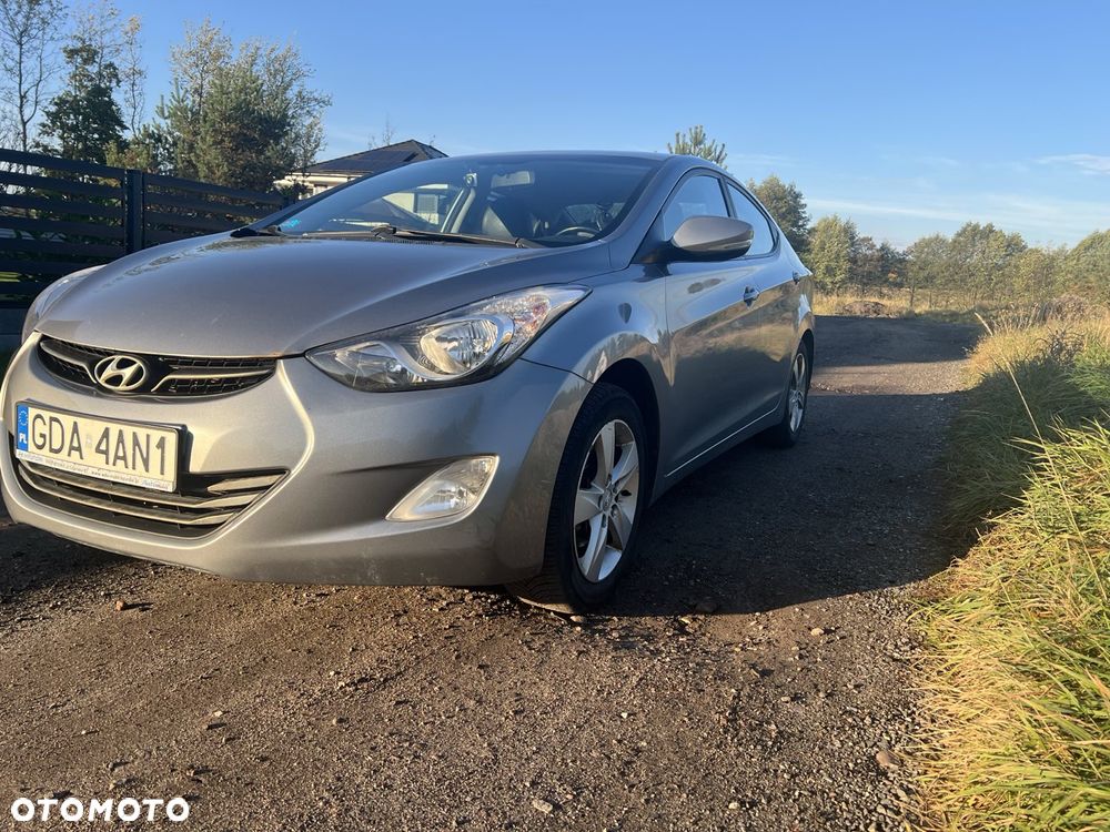 Hyundai Elantra 1.6 Style - 8