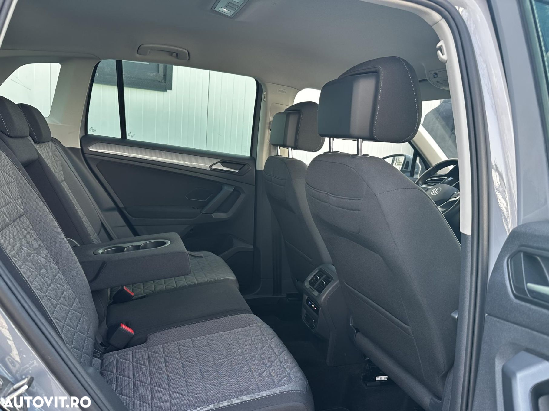 Volkswagen Tiguan - 19