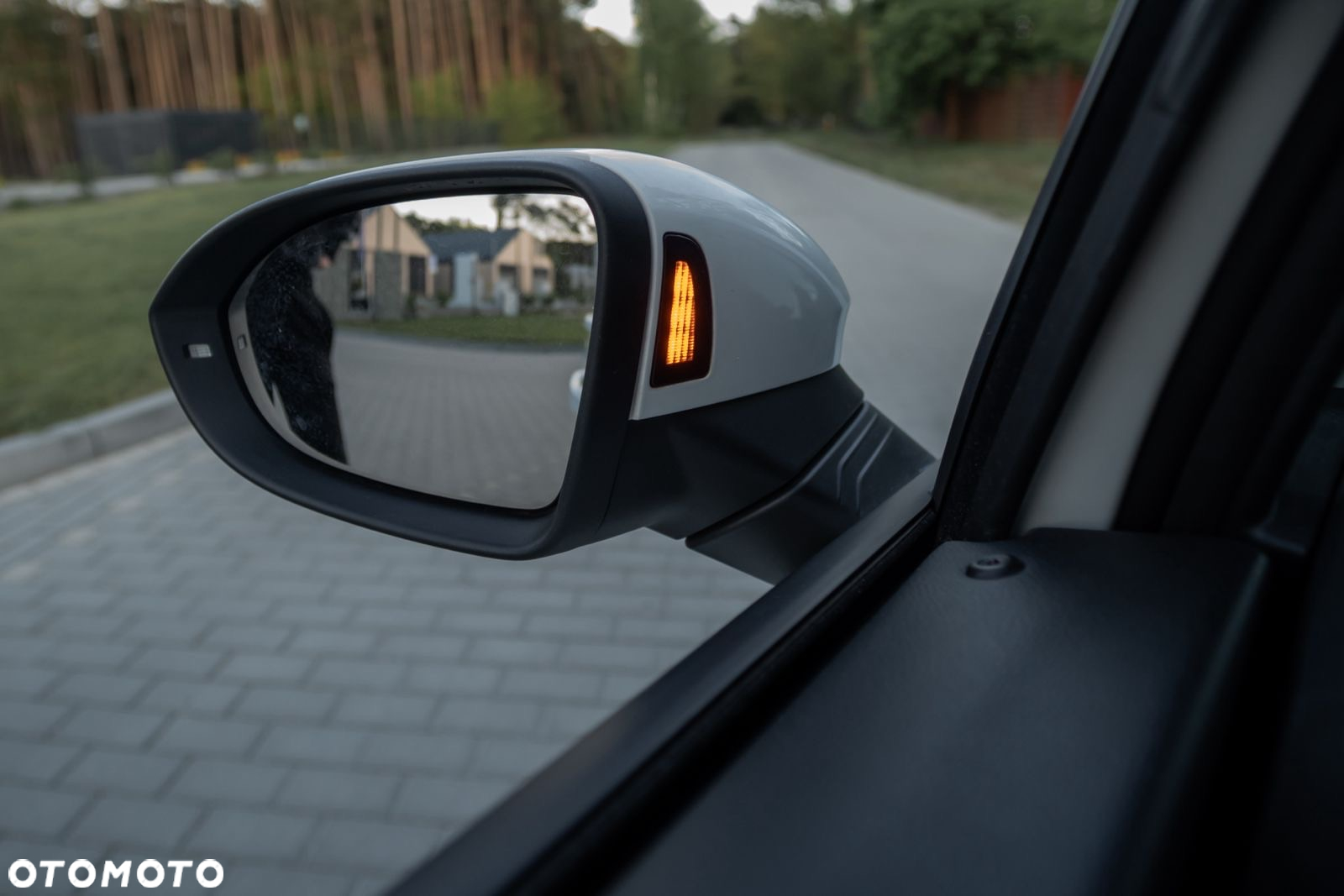 Volkswagen Golf VIII 2.0 TDI - 8