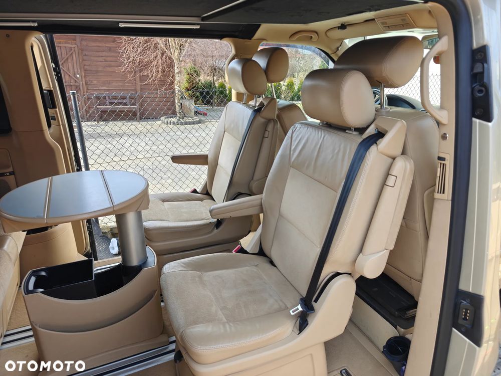 Volkswagen Multivan - 10