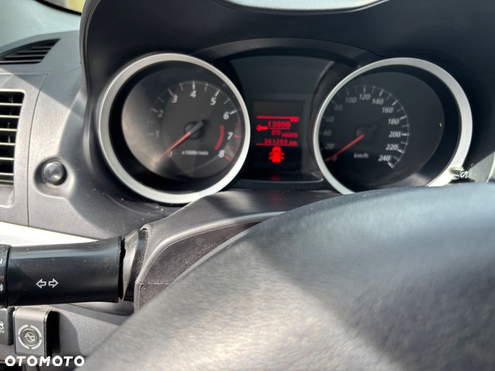 Mitsubishi Lancer 1.6 Inform - 6