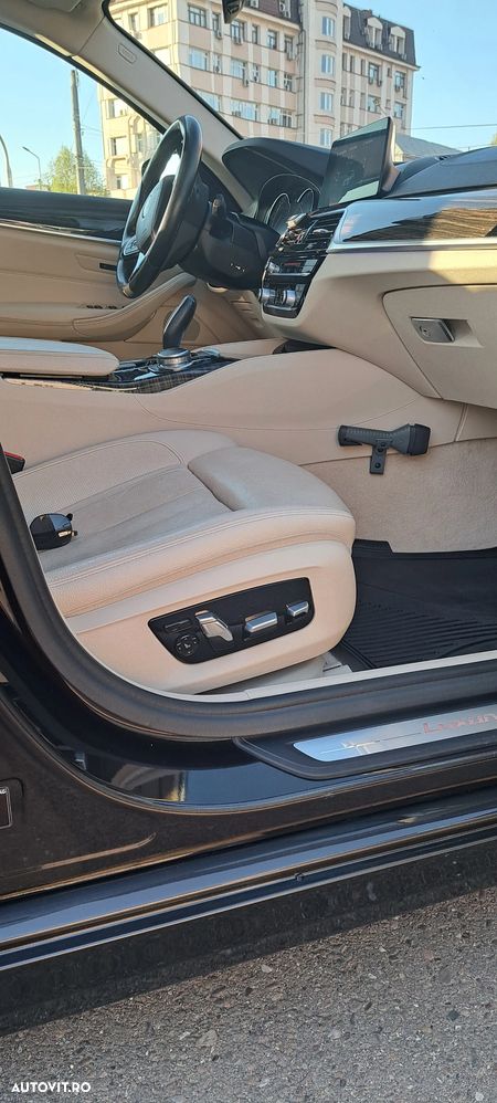 BMW Seria 5 520d Aut. Luxury Line - 13