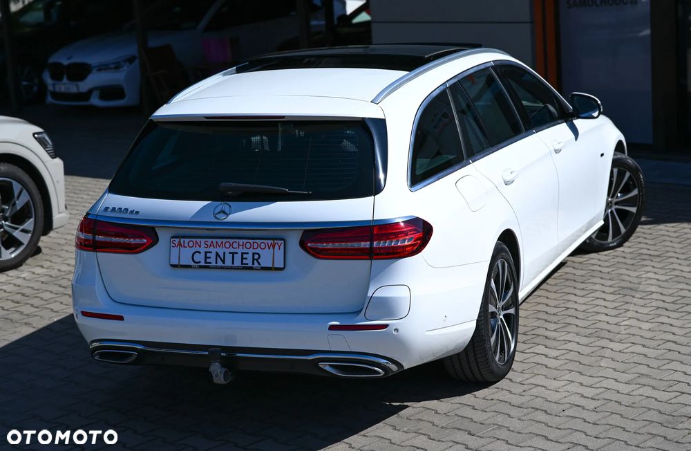 Mercedes-Benz Klasa E 300 de 9G-TRONIC - 32
