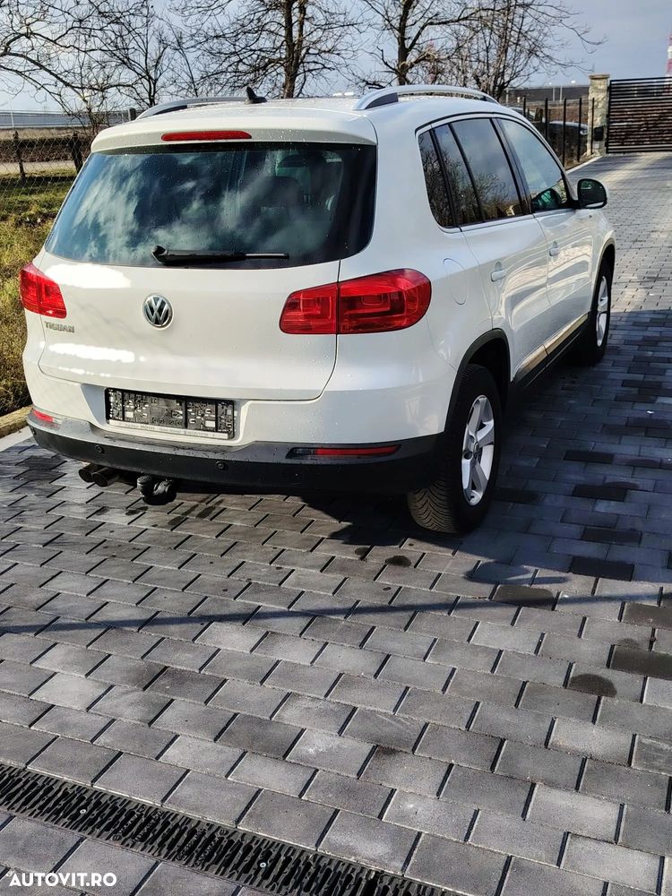 Volkswagen Tiguan 2.0 TDI DPF BlueMotion Technology Lounge Sport & Style - 20