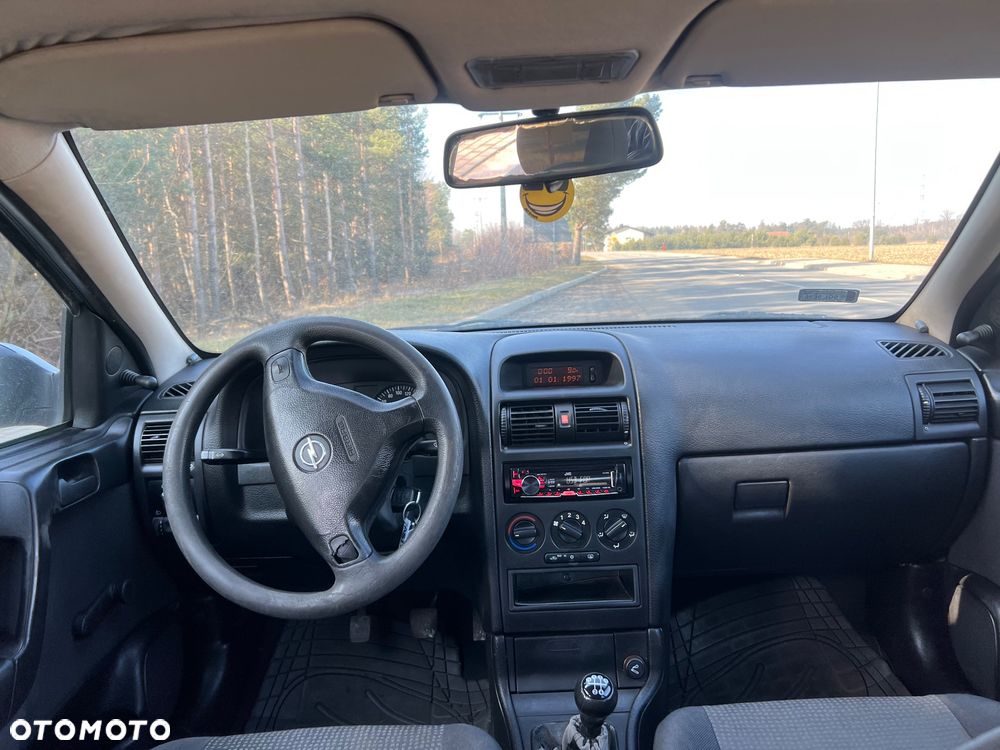 Opel Astra 1.4 16v Family - 8